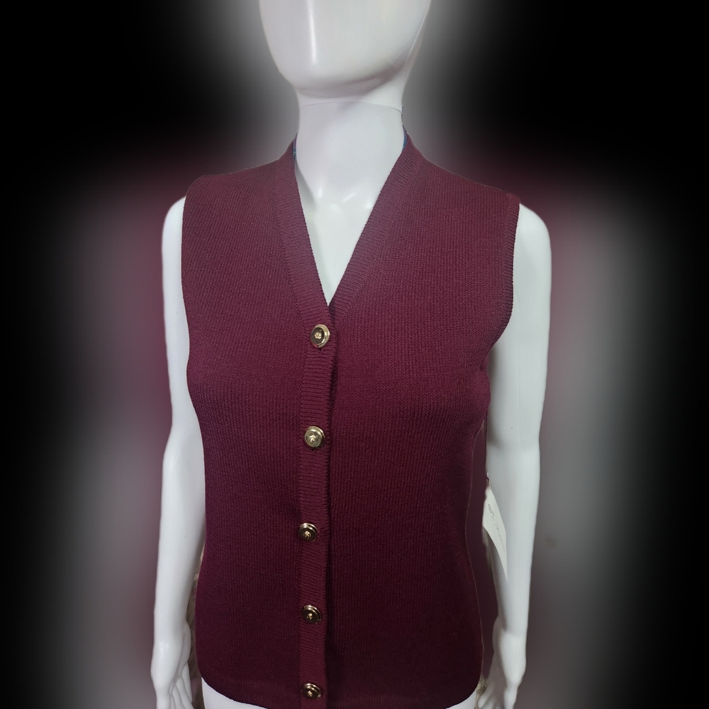 Vintage St. John knit vest with gold clad buttons NWT Size 2